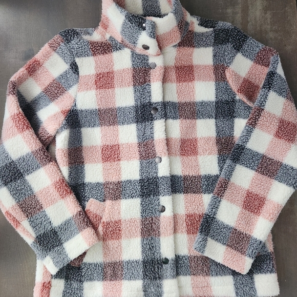 Maurices Jackets & Blazers - Maurices White Plaid Sherpa Jacket – Size Medium